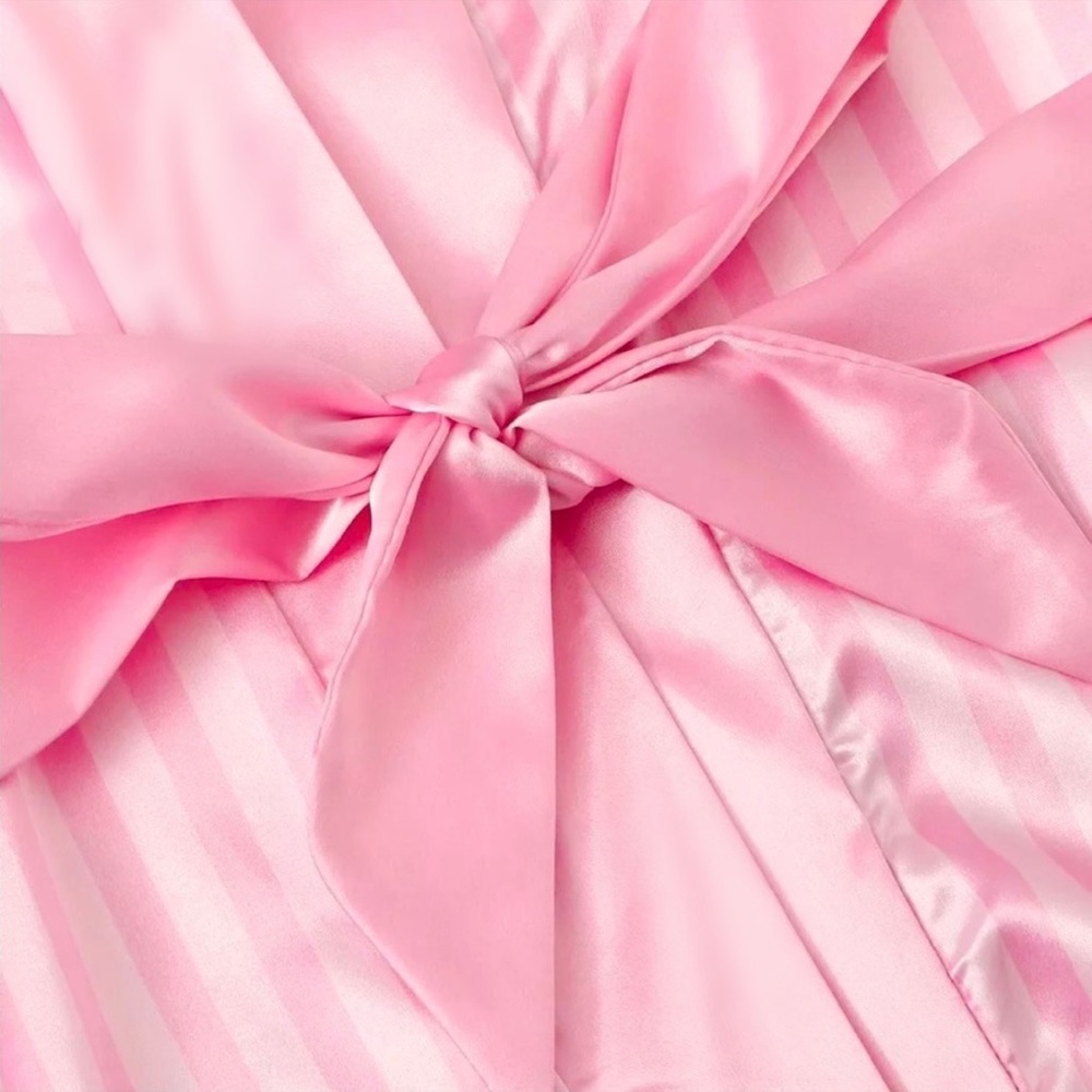 Pink Stripe Luxury Beauty Robe - Picture 3 of 3